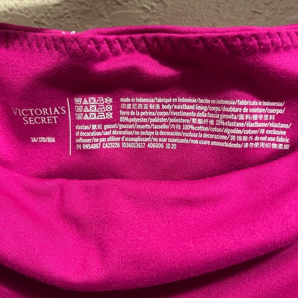 Victoria Secret - Picture 2 of 5